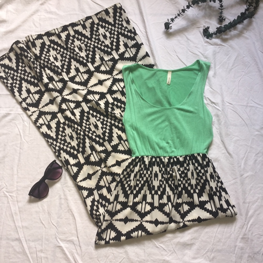 Maxi Green/Black White from Tyche. Flattering!
